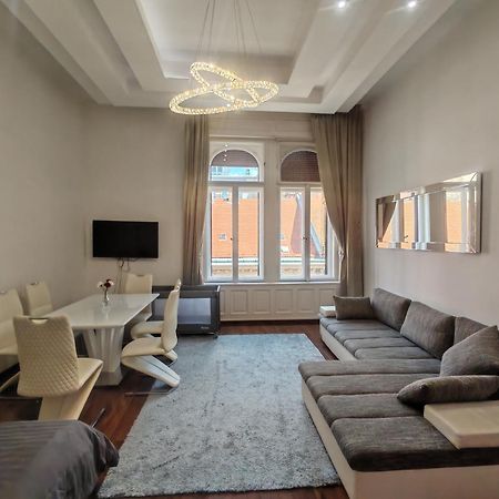 Basilika View Imperial Suite -Sas Street -Need Reservation For Free Parking Βουδαπέστη Εξωτερικό φωτογραφία