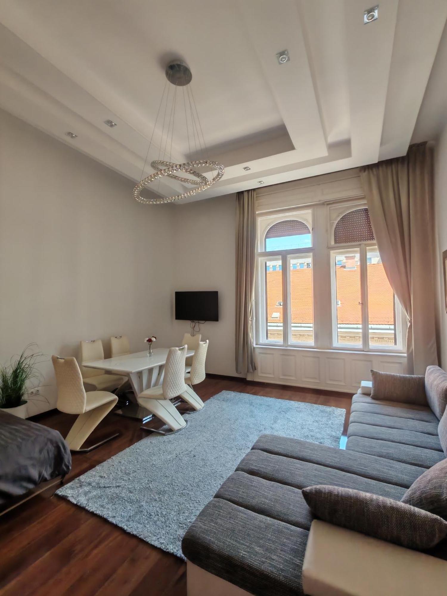 Basilika View Imperial Suite -Sas Street -Need Reservation For Free Parking Βουδαπέστη Εξωτερικό φωτογραφία