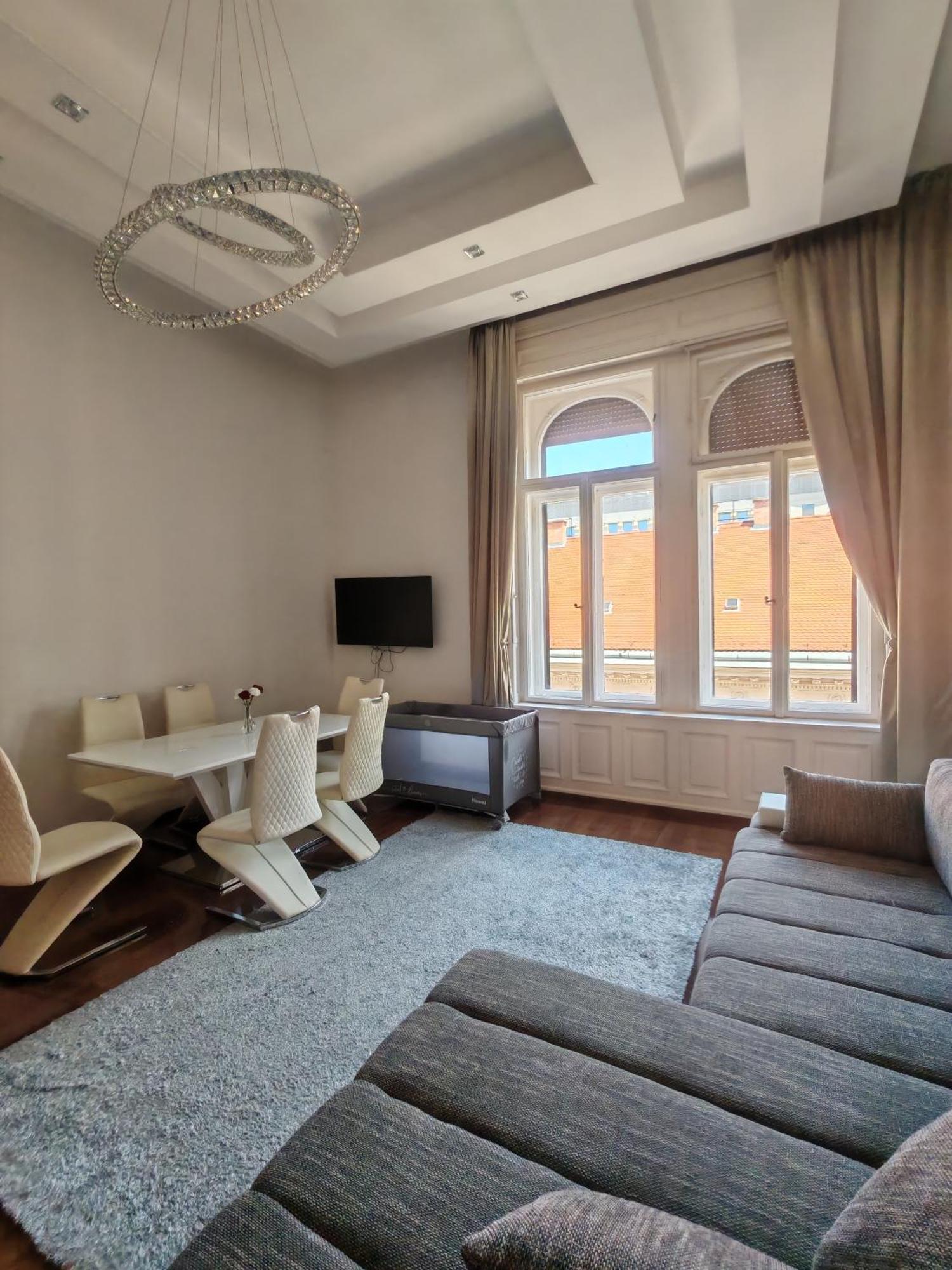Basilika View Imperial Suite -Sas Street -Need Reservation For Free Parking Βουδαπέστη Εξωτερικό φωτογραφία