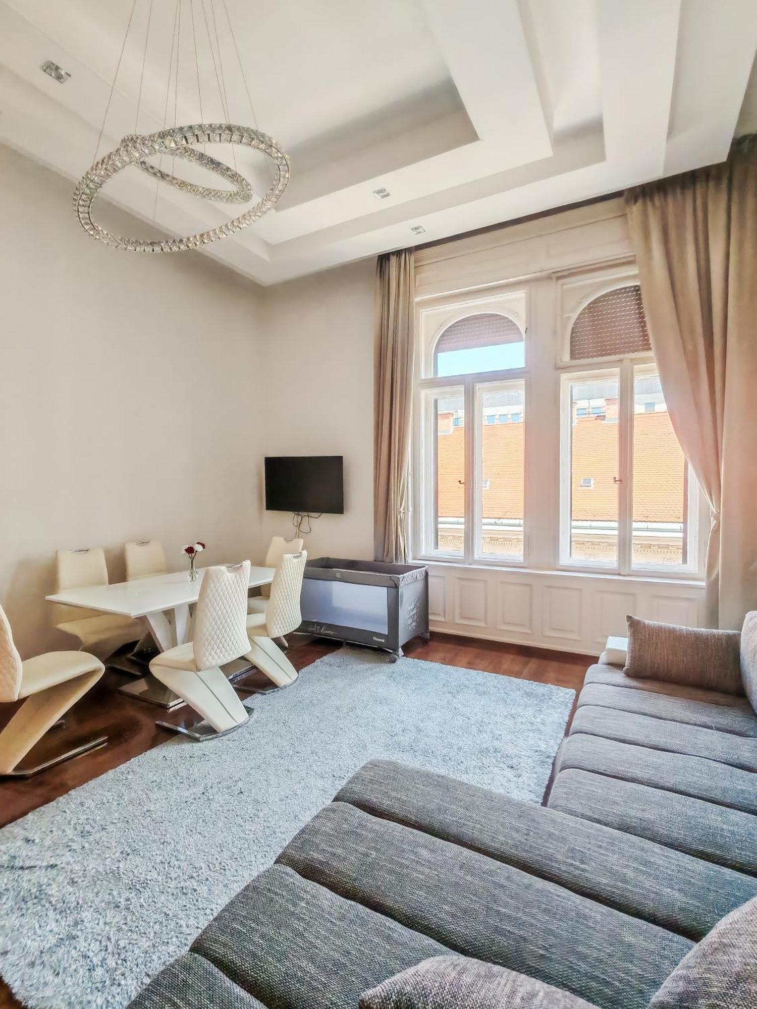 Basilika View Imperial Suite -Sas Street -Need Reservation For Free Parking Βουδαπέστη Εξωτερικό φωτογραφία